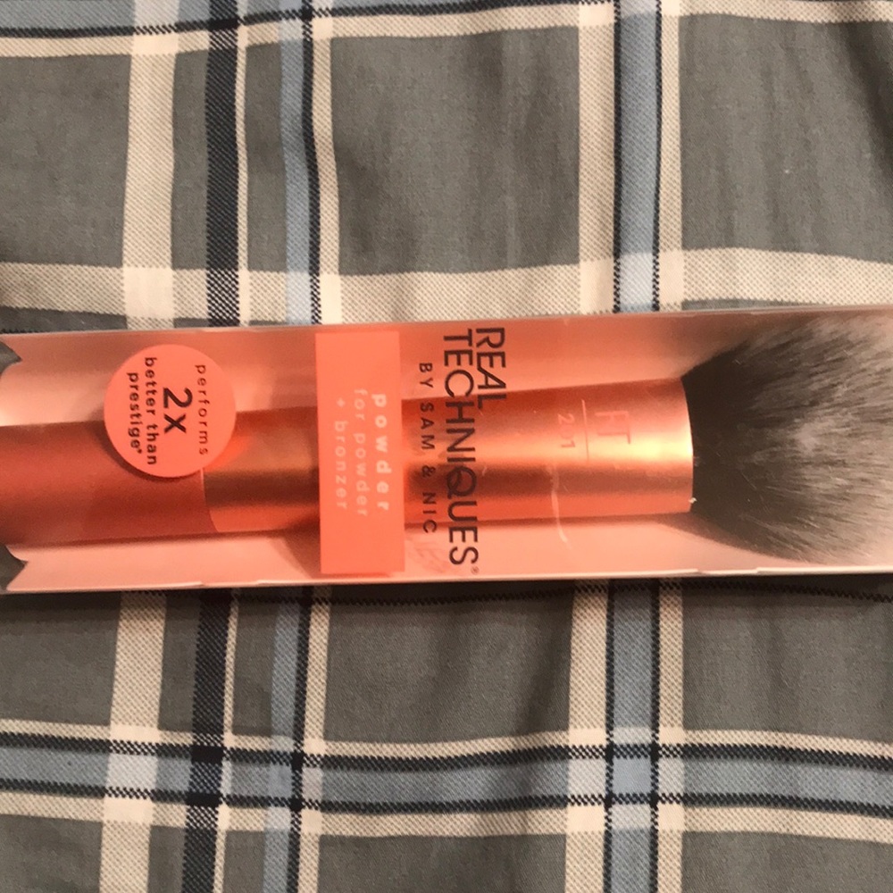 Makeup brush